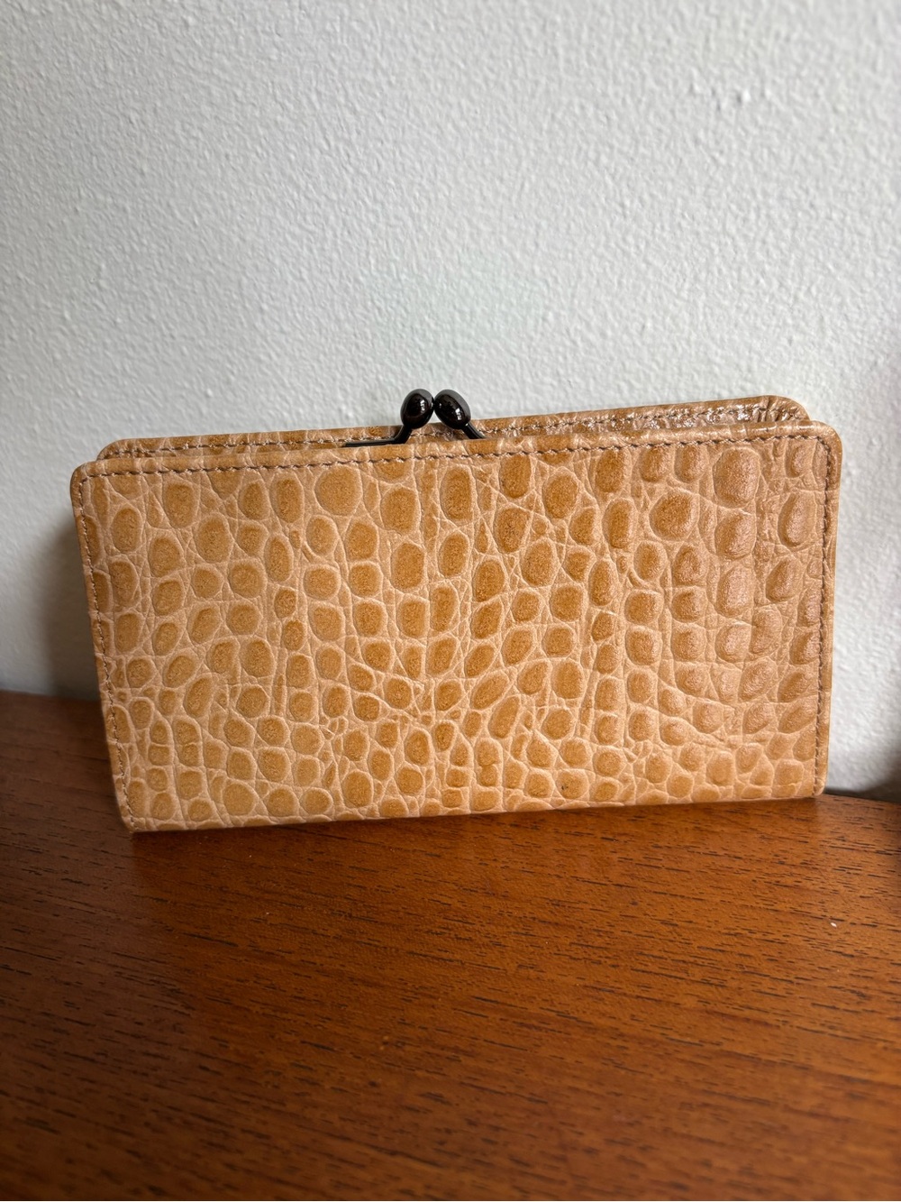 Crocodile Clutch Pouch wallet Second Bag vintage butterscotch color metal frame